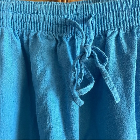 Bobbie Brooks Bright Blue Cropped/capris Pants size  M(10/12) - Picture 3 of 4